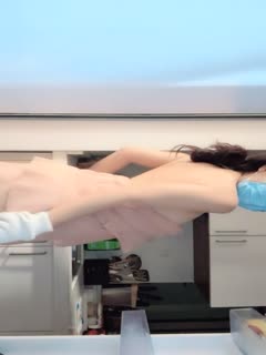 推荐【大腿大腿大腿】绿播女神全裸跳蛋自慰引10万人围观