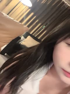 【京鱼儿】19岁童颜巨乳_可爱猫女_神秘男舔逼_道具自慰_6.免费观看